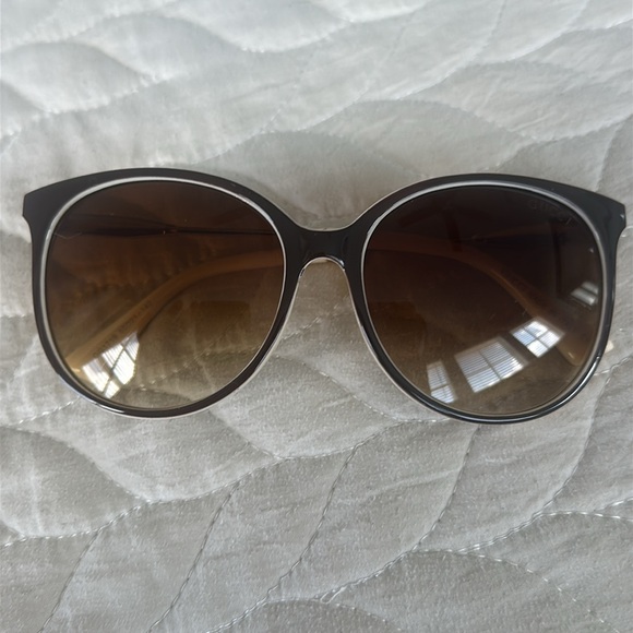 Gucci authentic sunglasses - Picture 10 of 10